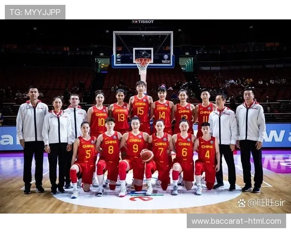 中国女篮队员奋斗历程与拼搏精神：从青春梦想到国际赛场的荣耀之路